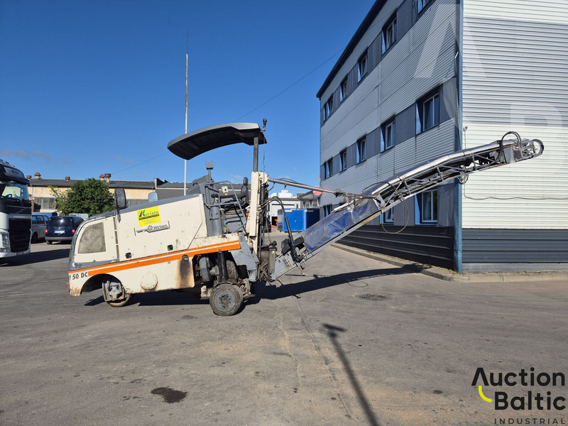 Wirtgen W50DC - Aszfaltozó gép: 3 kép. Wirtgen W50DC - Aszfaltozó gép: 3 kép.