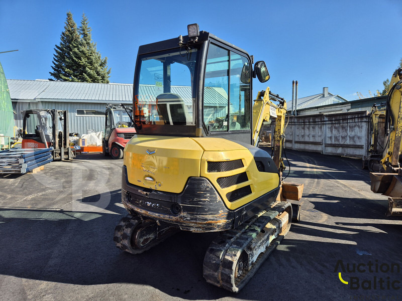 Yanmar SV 26 - Minikotró: 4 kép. Yanmar SV 26 - Minikotró: 4 kép.