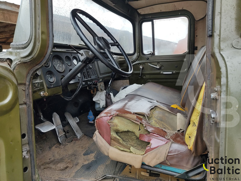 ZIL 133 - Terepjáró autódaru: 5 kép. ZIL 133 - Terepjáró autódaru: 5 kép.