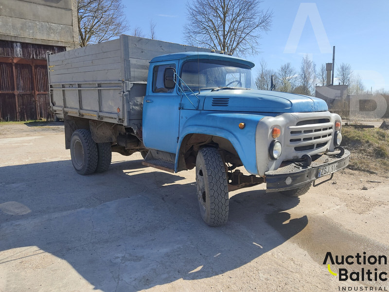 ZIL ZIL MMZ 45022 - Billenőplatós teherautó: 2 kép. ZIL ZIL MMZ 45022 - Billenőplatós teherautó: 2 kép.