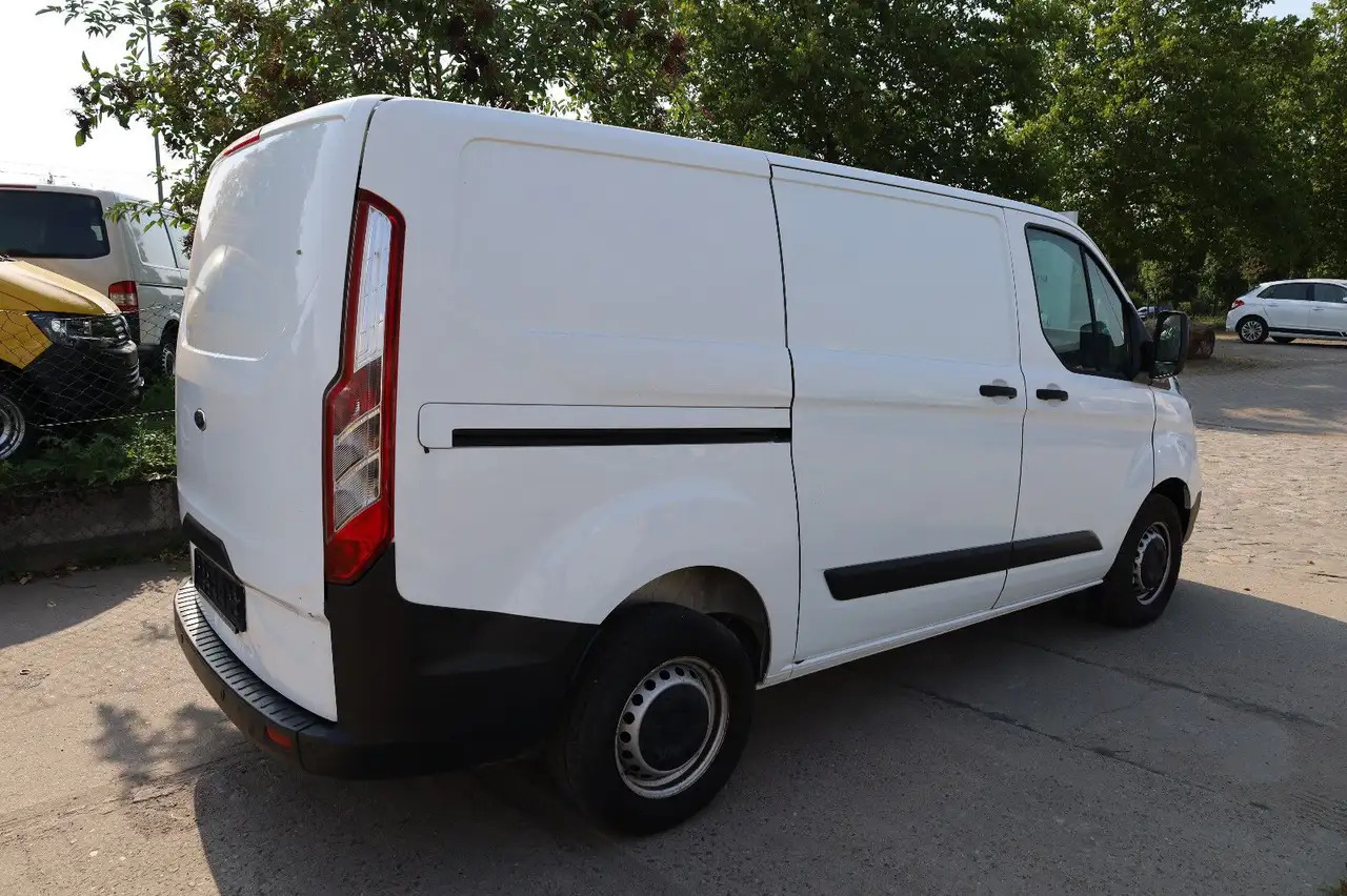 Ford Transit Custom Kasten 280 L1 - Furgon: 3 kép. Ford Transit Custom Kasten 280 L1 - Furgon: 3 kép.