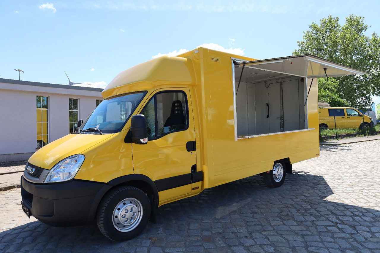 Iveco C30C/ FOODTRUCK - Dobozos kisteherautó: 3 kép. Iveco C30C/ FOODTRUCK - Dobozos kisteherautó: 3 kép.