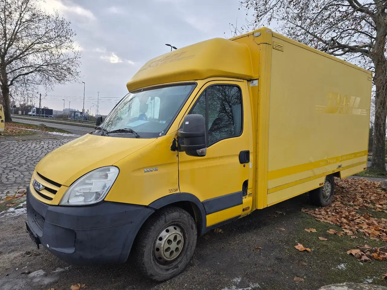 Iveco Daily/ Regalsystem/Luftfeder/1. Hand - Dobozos kisteherautó: 2 kép. Iveco Daily/ Regalsystem/Luftfeder/1. Hand - Dobozos kisteherautó: 2 kép.
