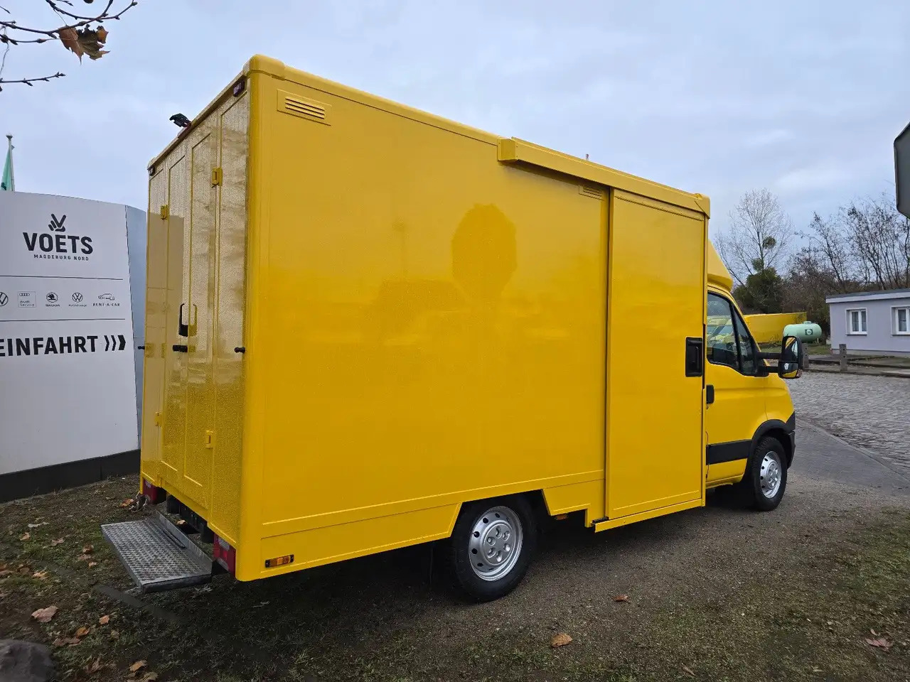 Iveco Daily/ Regalsystem/Luftfeder/KURZ/1. Hand - Dobozos kisteherautó: 4 kép. Iveco Daily/ Regalsystem/Luftfeder/KURZ/1. Hand - Dobozos kisteherautó: 4 kép.