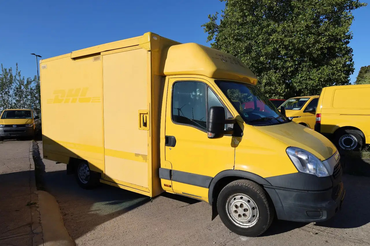 Iveco Daily/ Regalsystem/Luftfeder/KURZ/1. Hand - Dobozos kisteherautó: 2 kép. Iveco Daily/ Regalsystem/Luftfeder/KURZ/1. Hand - Dobozos kisteherautó: 2 kép.