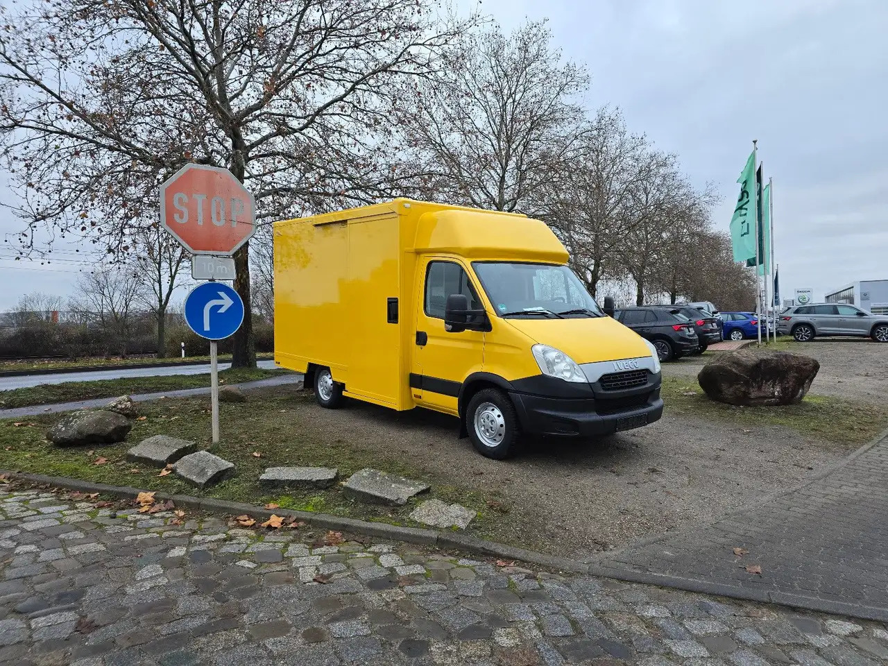 Iveco Daily/ Regalsystem/Luftfeder/KURZ/1. Hand - Dobozos kisteherautó: 1 kép. Iveco Daily/ Regalsystem/Luftfeder/KURZ/1. Hand - Dobozos kisteherautó: 1 kép.