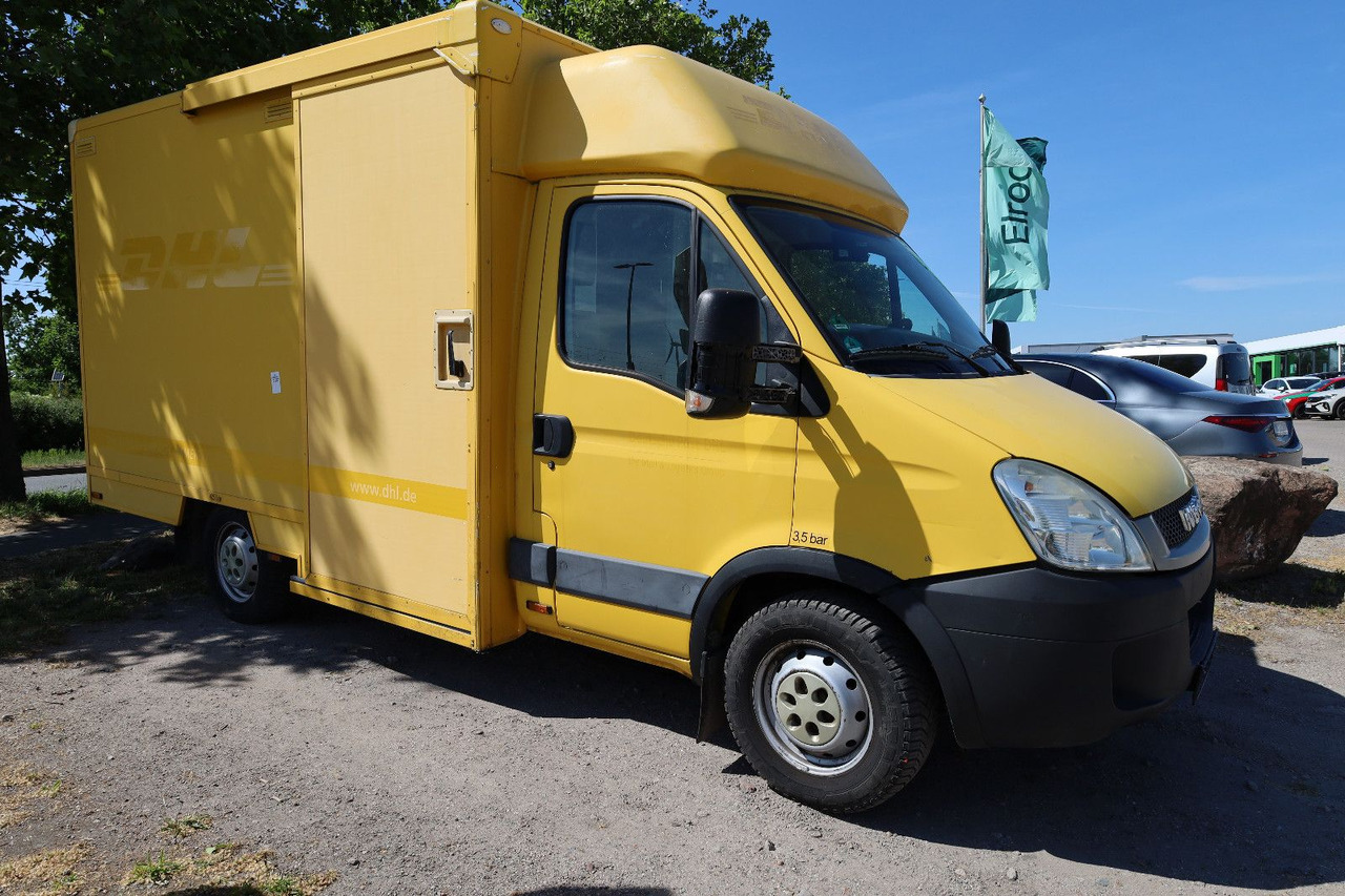 Iveco Daily/ Regalsystem/Luftfeder/KURZ - Dobozos kisteherautó: 1 kép. Iveco Daily/ Regalsystem/Luftfeder/KURZ - Dobozos kisteherautó: 1 kép.