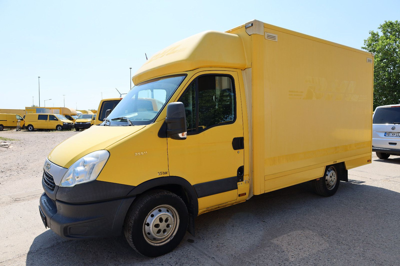 Iveco Daily/ Regalsystem/Luftfeder/KURZ - Dobozos kisteherautó: 1 kép. Iveco Daily/ Regalsystem/Luftfeder/KURZ - Dobozos kisteherautó: 1 kép.