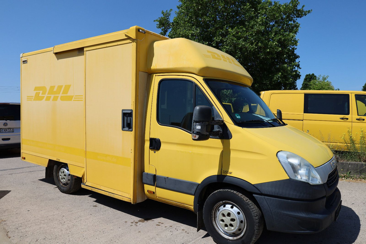 Iveco Daily/ Regalsystem/Luftfeder/KURZ - Dobozos kisteherautó: 2 kép. Iveco Daily/ Regalsystem/Luftfeder/KURZ - Dobozos kisteherautó: 2 kép.