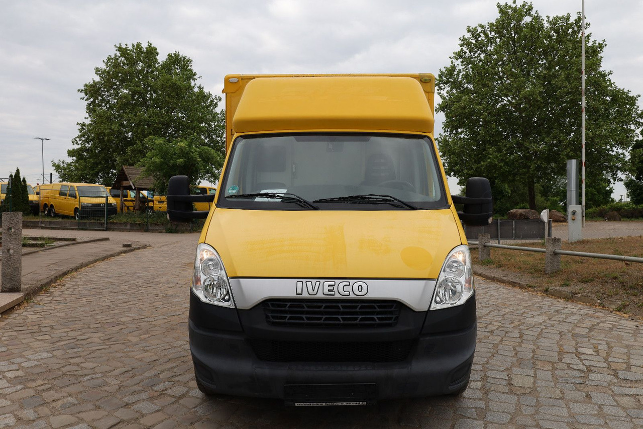 Iveco Daily/ Regalsystem/Luftfeder/KURZ - Dobozos kisteherautó: 3 kép. Iveco Daily/ Regalsystem/Luftfeder/KURZ - Dobozos kisteherautó: 3 kép.