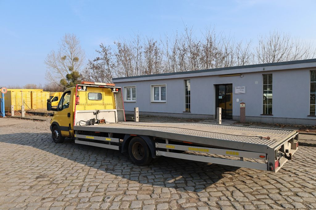 Iveco Daily/ S4/ Pannenhilfsfahrzeug - Vontató: 3 kép. Iveco Daily/ S4/ Pannenhilfsfahrzeug - Vontató: 3 kép.