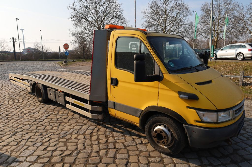 Iveco Daily/ S4/ Pannenhilfsfahrzeug - Vontató: 1 kép. Iveco Daily/ S4/ Pannenhilfsfahrzeug - Vontató: 1 kép.