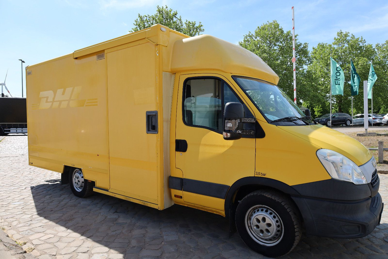 Iveco IS35SI2AA Daily/ Regalsystem/Luftfeder - Dobozos kisteherautó: 2 kép. Iveco IS35SI2AA Daily/ Regalsystem/Luftfeder - Dobozos kisteherautó: 2 kép.