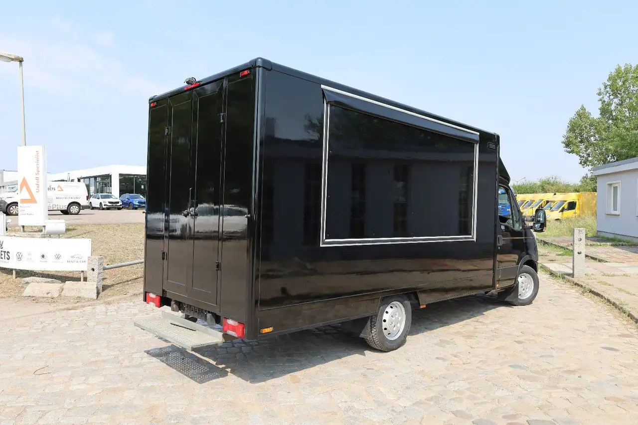 Iveco IS35SI2AA/ FOODTRUCK/Daily/EU5/1. Hand - Büféautó: 4 kép. Iveco IS35SI2AA/ FOODTRUCK/Daily/EU5/1. Hand - Büféautó: 4 kép.