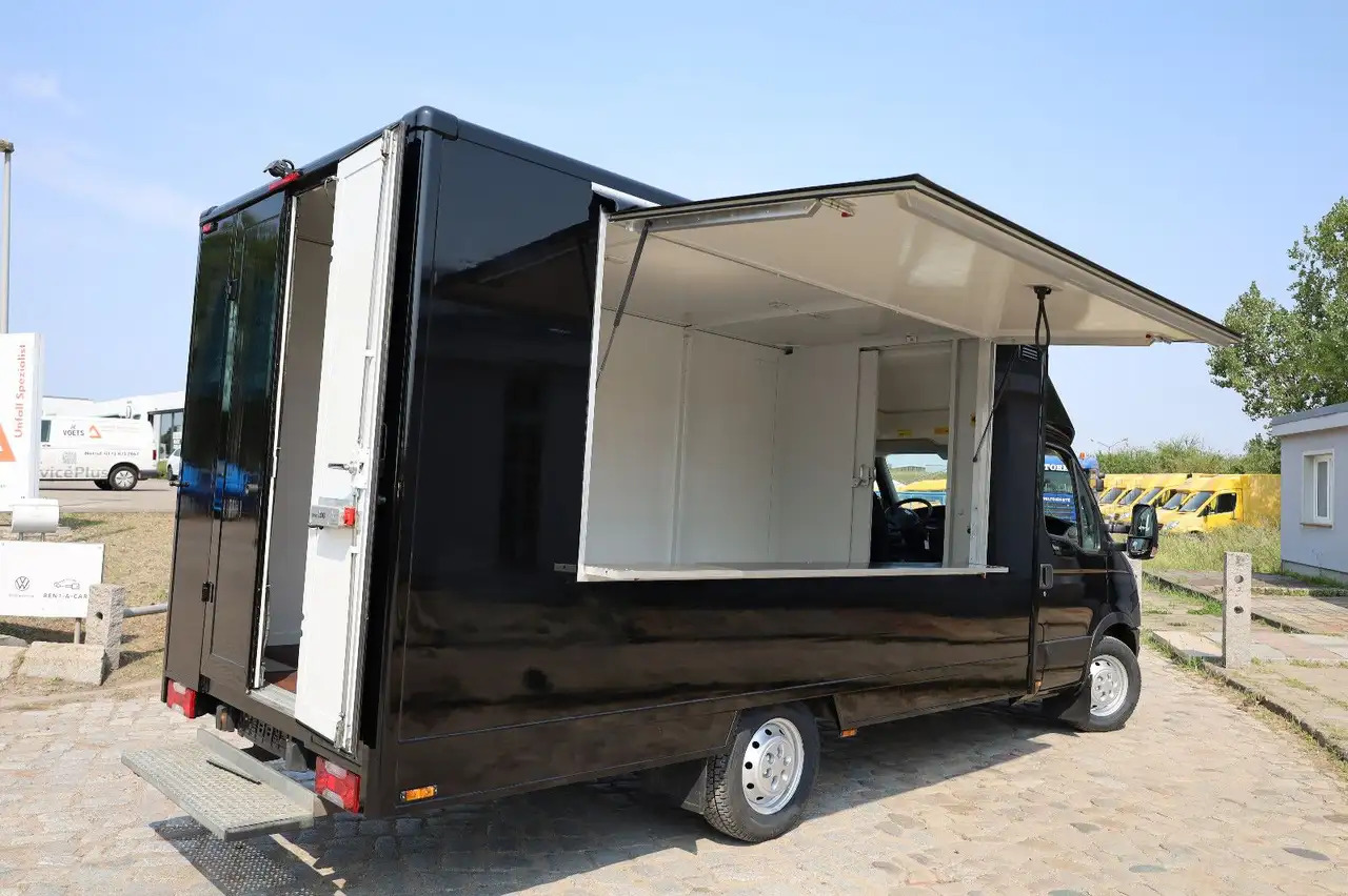 Iveco IS35SI2AA/ FOODTRUCK/Daily/EU5/1. Hand - Büféautó: 2 kép. Iveco IS35SI2AA/ FOODTRUCK/Daily/EU5/1. Hand - Büféautó: 2 kép.