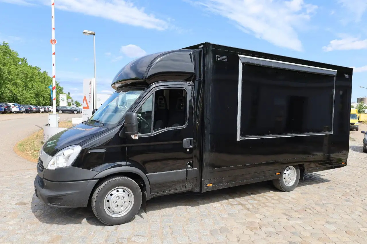 Iveco IS35SI2AA/ FOODTRUCK/Daily - Büféautó: 4 kép. Iveco IS35SI2AA/ FOODTRUCK/Daily - Büféautó: 4 kép.