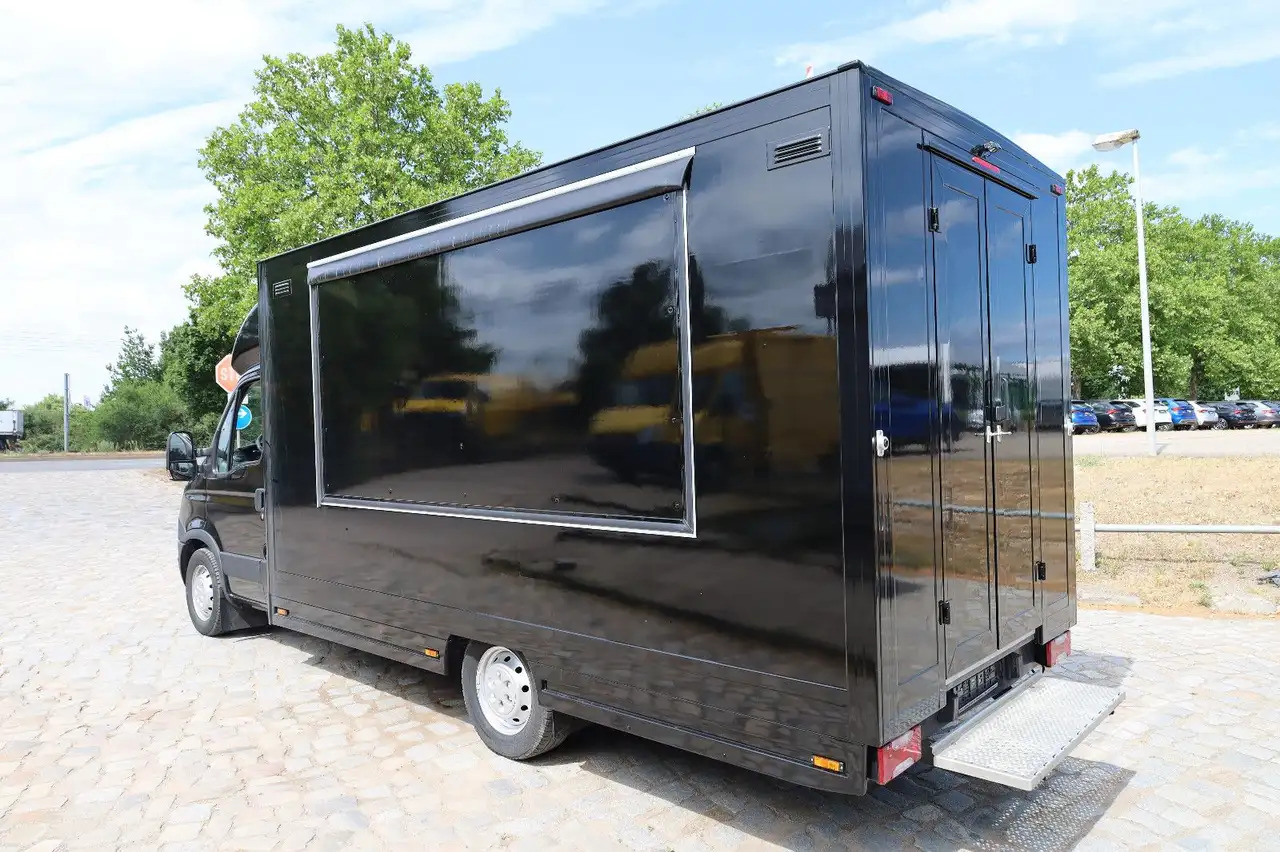 Iveco IS35SI2AA/ FOODTRUCK/Daily - Büféautó: 5 kép. Iveco IS35SI2AA/ FOODTRUCK/Daily - Büféautó: 5 kép.