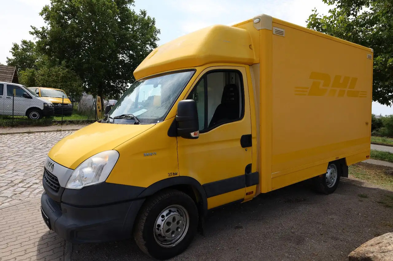 Iveco Iveco Daily/ Regalsystem/Luftfeder/KURZ/1. Hand - Dobozos kisteherautó: 2 kép. Iveco Iveco Daily/ Regalsystem/Luftfeder/KURZ/1. Hand - Dobozos kisteherautó: 2 kép.