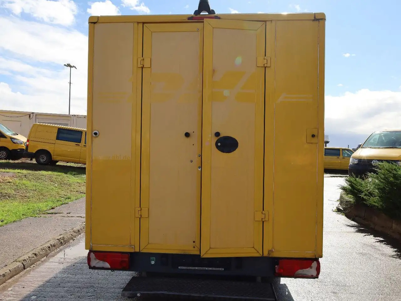 Mercedes-Benz Sprinter II Pritsche/ Koffer/Regalsystem - Dobozos kisteherautó: 4 kép. Mercedes-Benz Sprinter II Pritsche/ Koffer/Regalsystem - Dobozos kisteherautó: 4 kép.