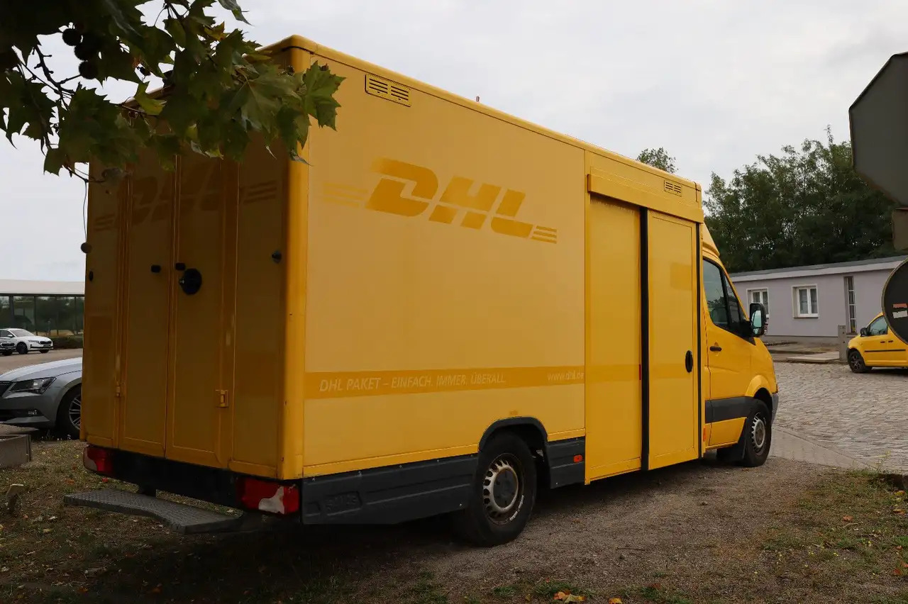 Mercedes-Benz Sprinter II Pritsche/ Koffer/Regalsystem - Dobozos kisteherautó: 4 kép. Mercedes-Benz Sprinter II Pritsche/ Koffer/Regalsystem - Dobozos kisteherautó: 4 kép.