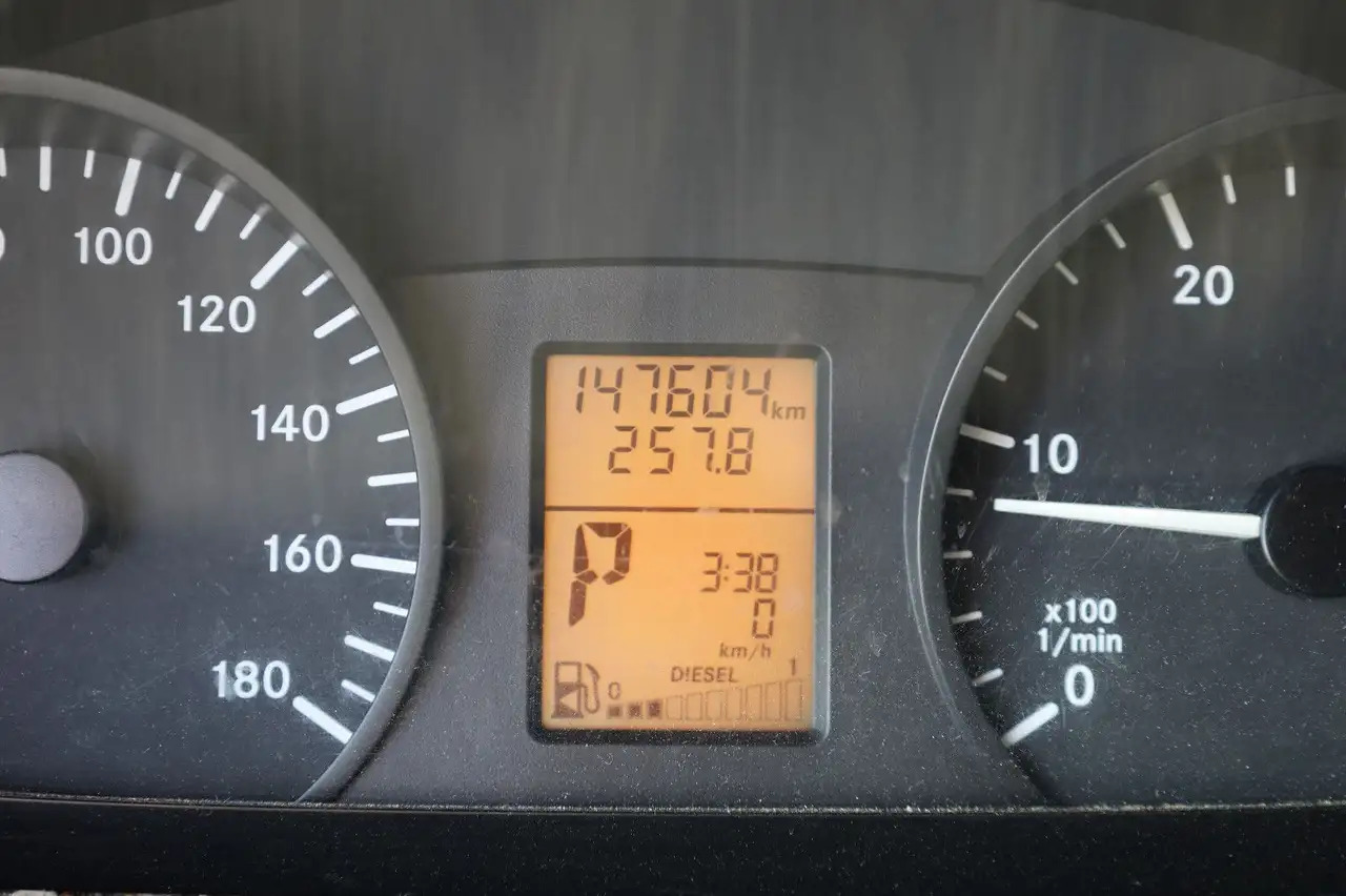 Dobozos kisteherautó Mercedes-Benz Sprinter II Pritsche/ Koffer/Regalsystem: 7 kép.