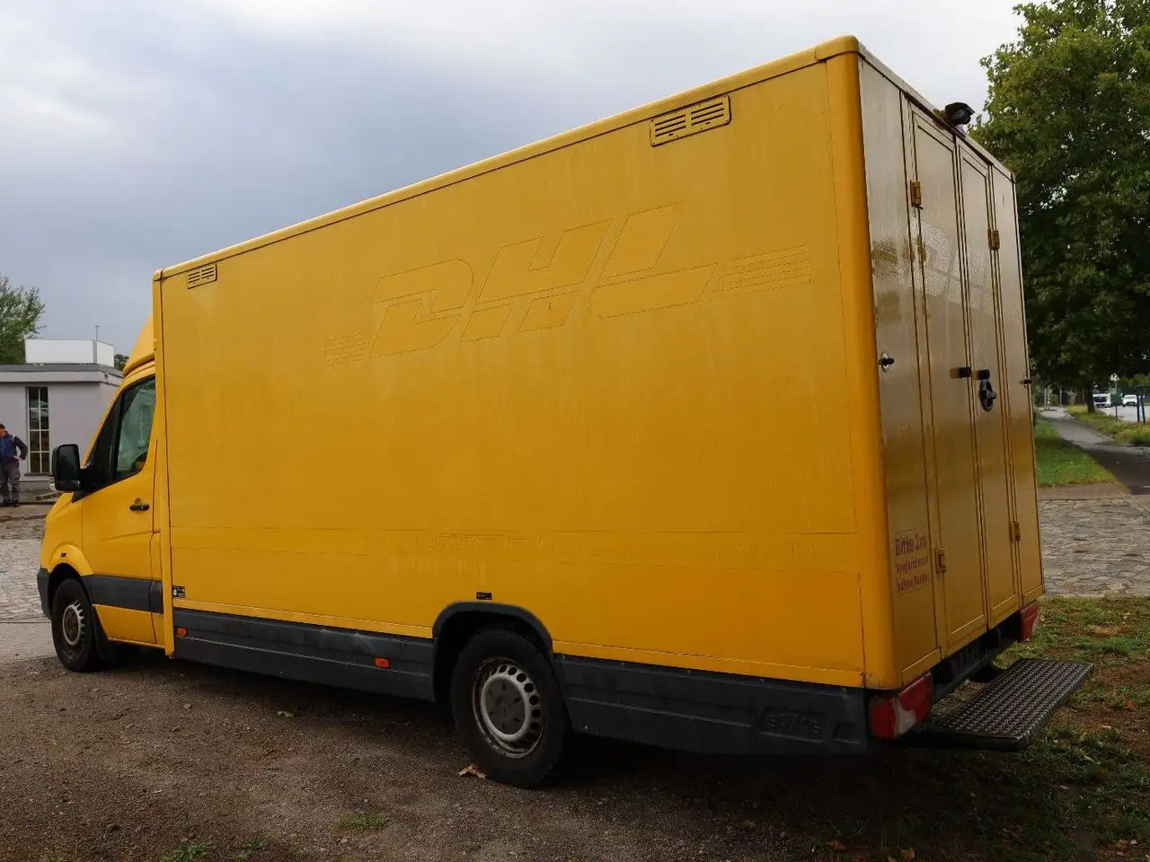 Mercedes-Benz Sprinter II Pritsche/ Koffer/Regalsystem - Dobozos kisteherautó: 4 kép. Mercedes-Benz Sprinter II Pritsche/ Koffer/Regalsystem - Dobozos kisteherautó: 4 kép.