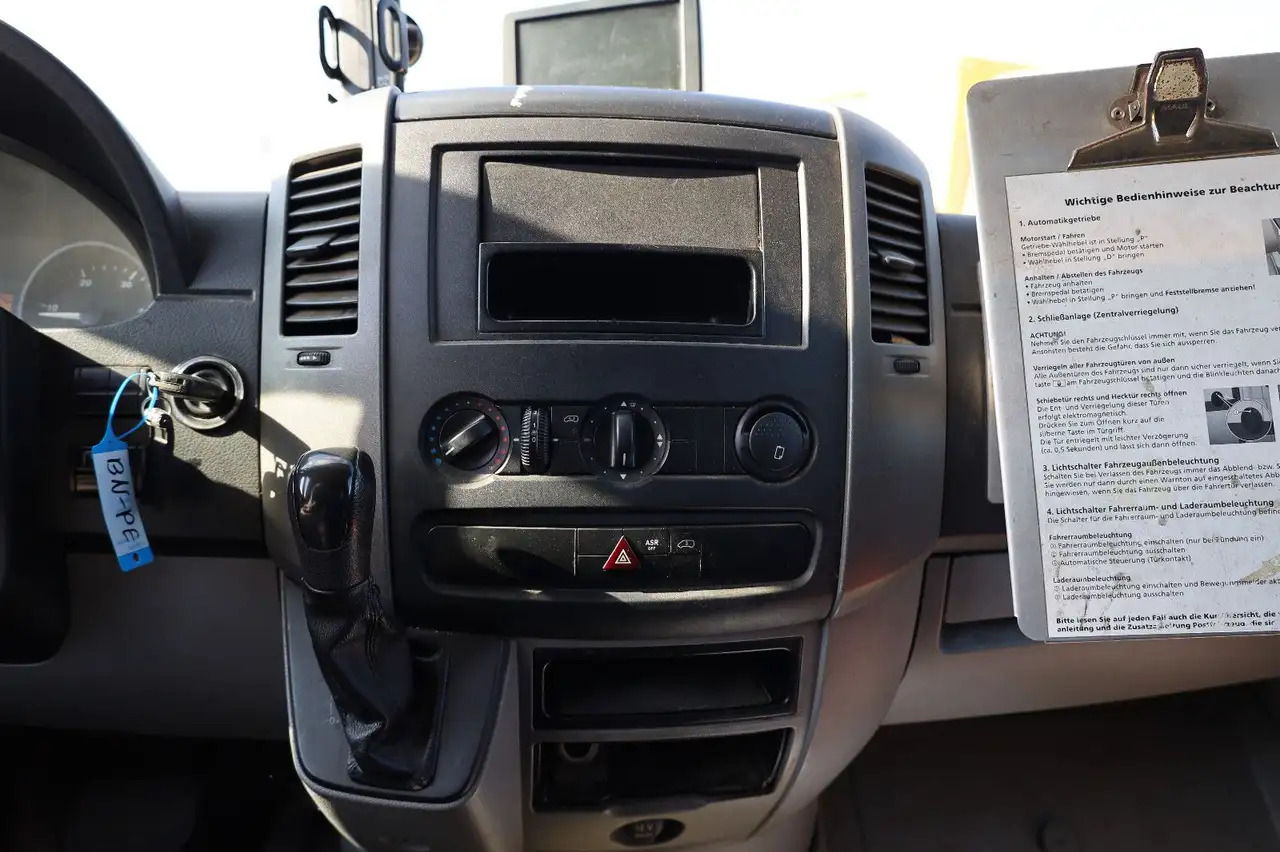 Dobozos kisteherautó Mercedes-Benz Sprinter II Pritsche/ Koffer/Regalsystem: 9 kép.