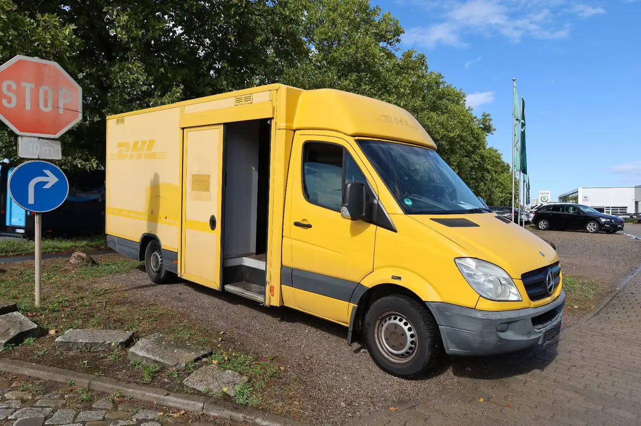 Mercedes-Benz Sprinter II Pritsche/ Koffer/Regalsystem - Dobozos kisteherautó: 5 kép. Mercedes-Benz Sprinter II Pritsche/ Koffer/Regalsystem - Dobozos kisteherautó: 5 kép.