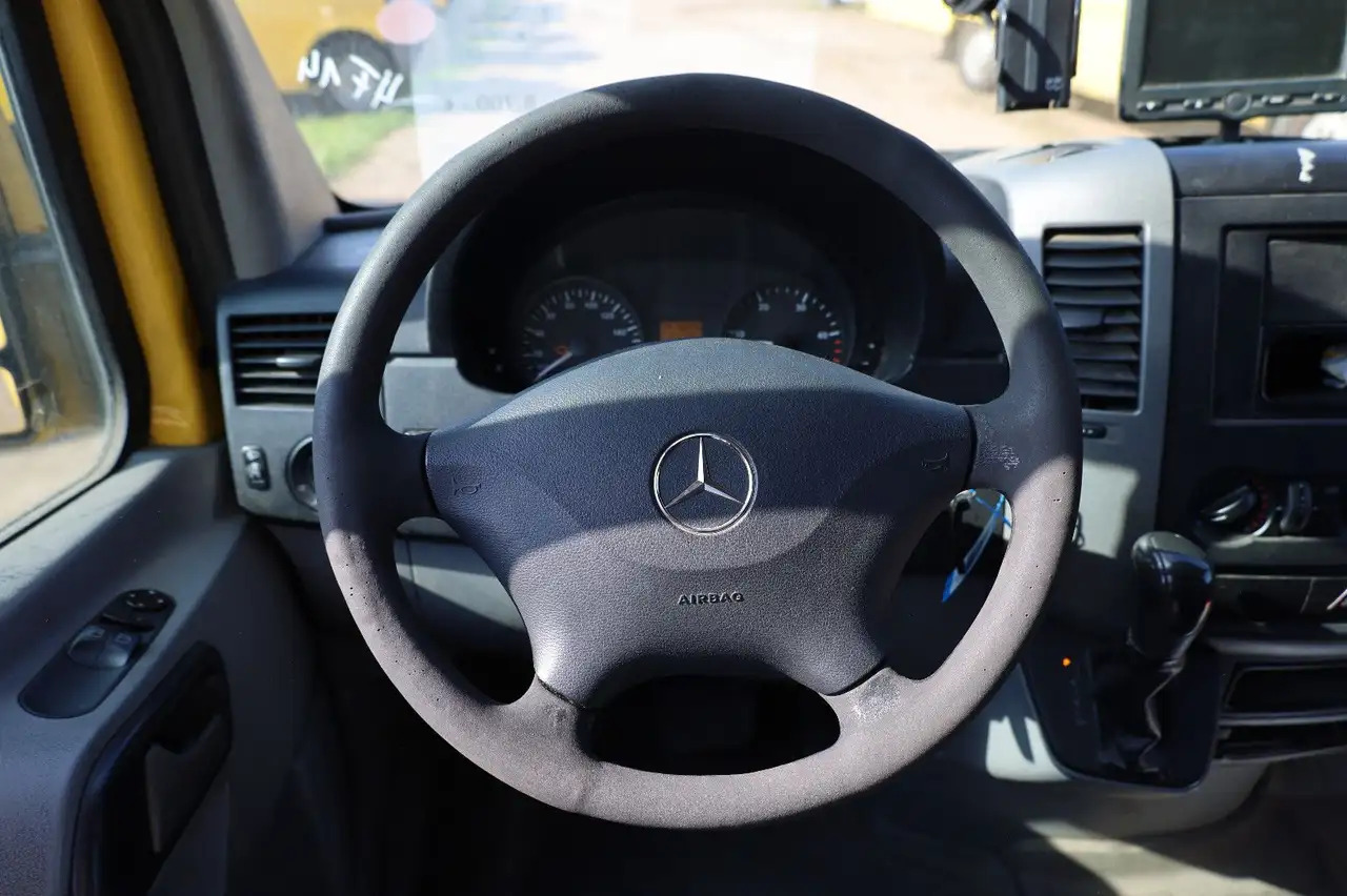 Dobozos kisteherautó Mercedes-Benz Sprinter II Pritsche/ Koffer/Regalsystem: 8 kép.
