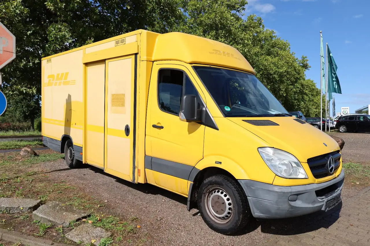 Mercedes-Benz Sprinter II Pritsche/ Koffer/Regalsystem - Dobozos kisteherautó: 2 kép. Mercedes-Benz Sprinter II Pritsche/ Koffer/Regalsystem - Dobozos kisteherautó: 2 kép.