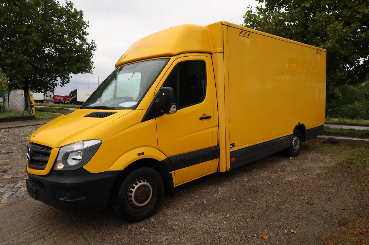 Mercedes-Benz Sprinter II Pritsche/ Koffer/Regalsystem - Dobozos kisteherautó: 2 kép. Mercedes-Benz Sprinter II Pritsche/ Koffer/Regalsystem - Dobozos kisteherautó: 2 kép.