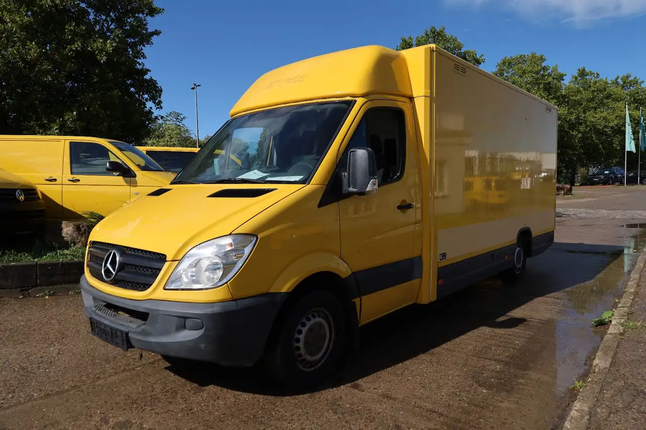 Mercedes-Benz Sprinter II Pritsche/ Koffer/Regalsystem - Dobozos kisteherautó: 2 kép. Mercedes-Benz Sprinter II Pritsche/ Koffer/Regalsystem - Dobozos kisteherautó: 2 kép.
