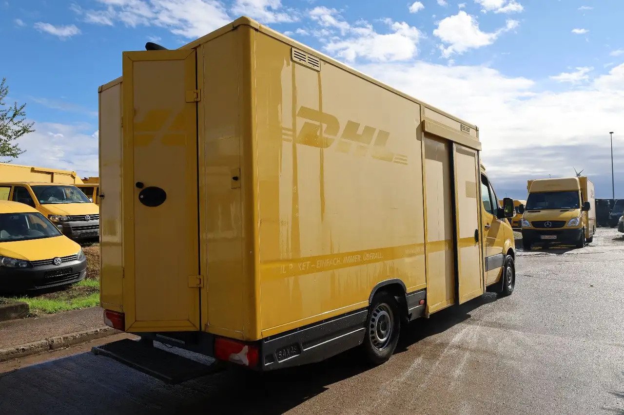 Mercedes-Benz Sprinter II Pritsche/ Koffer/Regalsystem - Dobozos kisteherautó: 3 kép. Mercedes-Benz Sprinter II Pritsche/ Koffer/Regalsystem - Dobozos kisteherautó: 3 kép.
