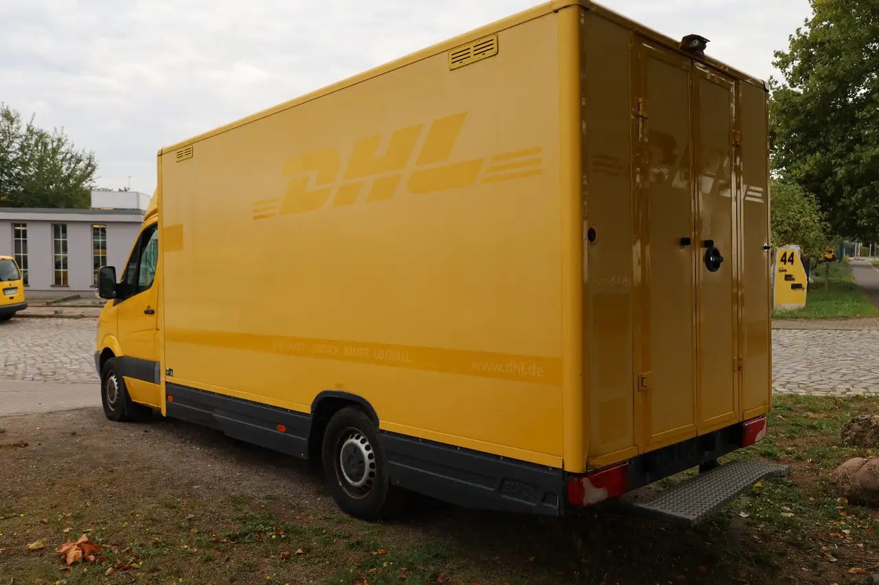 Mercedes-Benz Sprinter II Pritsche/ Koffer/Regalsystem - Dobozos kisteherautó: 3 kép. Mercedes-Benz Sprinter II Pritsche/ Koffer/Regalsystem - Dobozos kisteherautó: 3 kép.