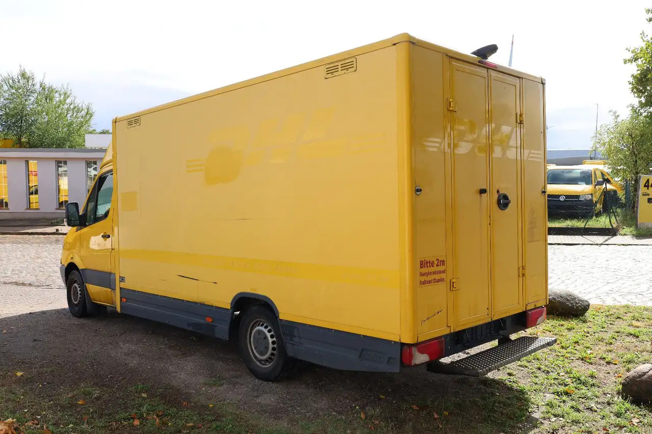 Mercedes-Benz Sprinter II Pritsche/ Koffer/Regalsystem - Dobozos kisteherautó: 4 kép. Mercedes-Benz Sprinter II Pritsche/ Koffer/Regalsystem - Dobozos kisteherautó: 4 kép.