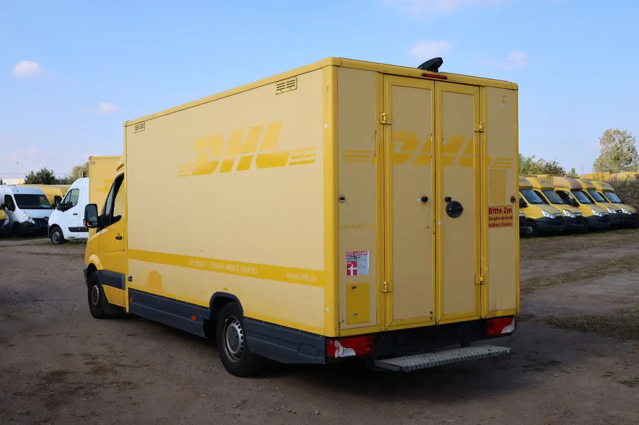 Mercedes-Benz Sprinter II Pritsche/ Koffer/Regalsystem - Dobozos kisteherautó: 5 kép. Mercedes-Benz Sprinter II Pritsche/ Koffer/Regalsystem - Dobozos kisteherautó: 5 kép.