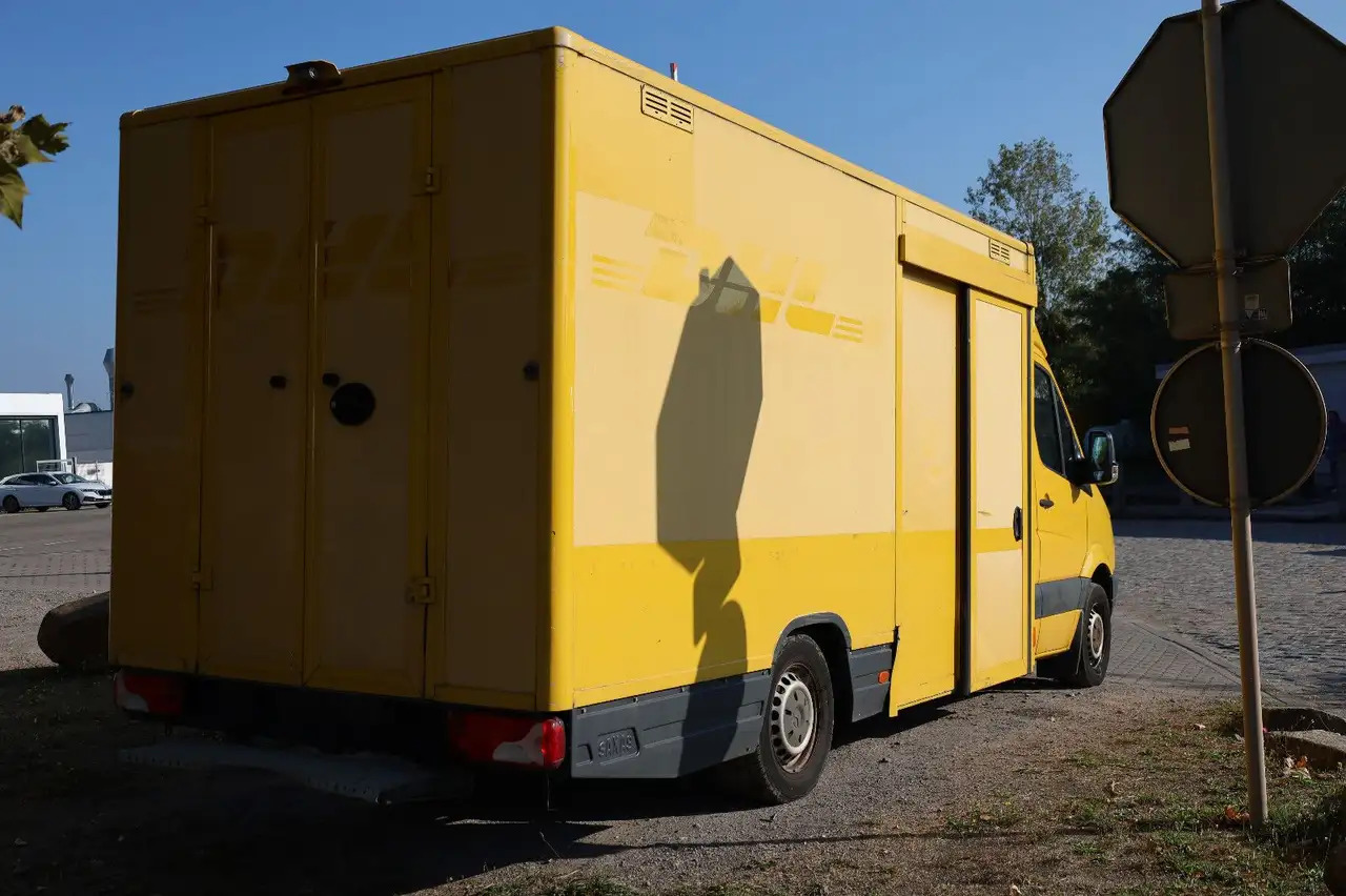 Mercedes-Benz Sprinter/Koffer/Regalsystem/ EU5/ 1. Hand - Dobozos kisteherautó: 4 kép. Mercedes-Benz Sprinter/Koffer/Regalsystem/ EU5/ 1. Hand - Dobozos kisteherautó: 4 kép.