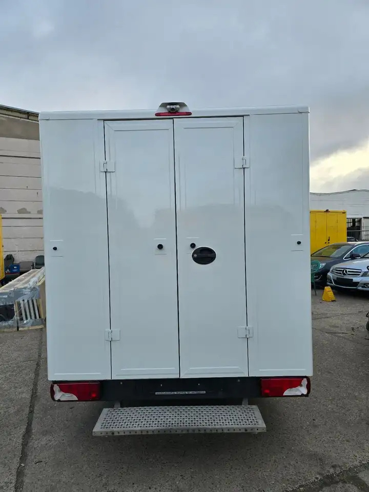 Mercedes-Benz Sprinter/Koffer/Regalsystem/ EU5/ 1. Hand - Dobozos kisteherautó: 4 kép. Mercedes-Benz Sprinter/Koffer/Regalsystem/ EU5/ 1. Hand - Dobozos kisteherautó: 4 kép.