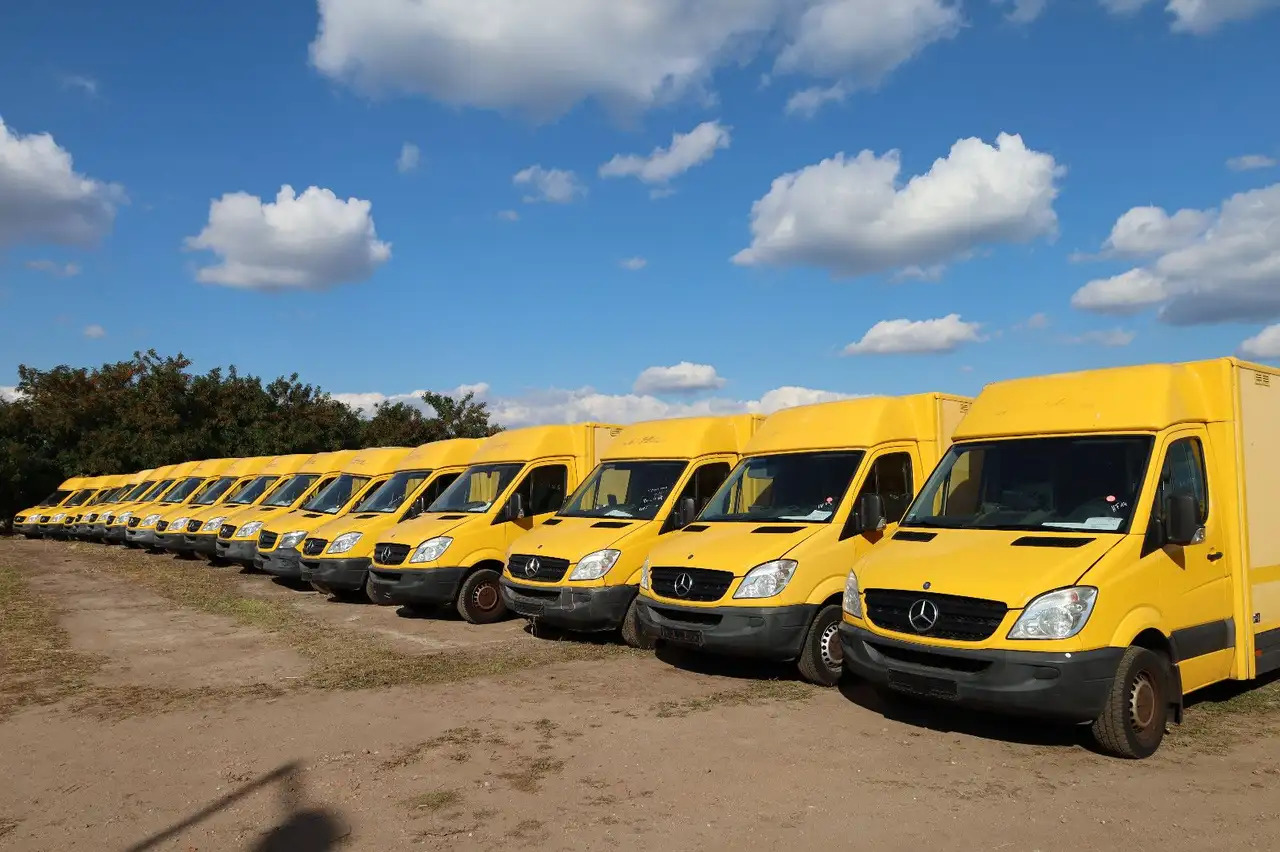 Mercedes-Benz Sprinter/Koffer/Regalsystem/ EU5/ 1. Hand - Dobozos kisteherautó: 1 kép. Mercedes-Benz Sprinter/Koffer/Regalsystem/ EU5/ 1. Hand - Dobozos kisteherautó: 1 kép.