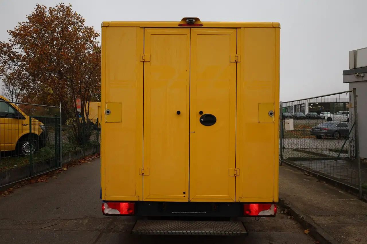 Mercedes-Benz Sprinter/ Koffer/Regalsystem - Dobozos kisteherautó: 5 kép. Mercedes-Benz Sprinter/ Koffer/Regalsystem - Dobozos kisteherautó: 5 kép.