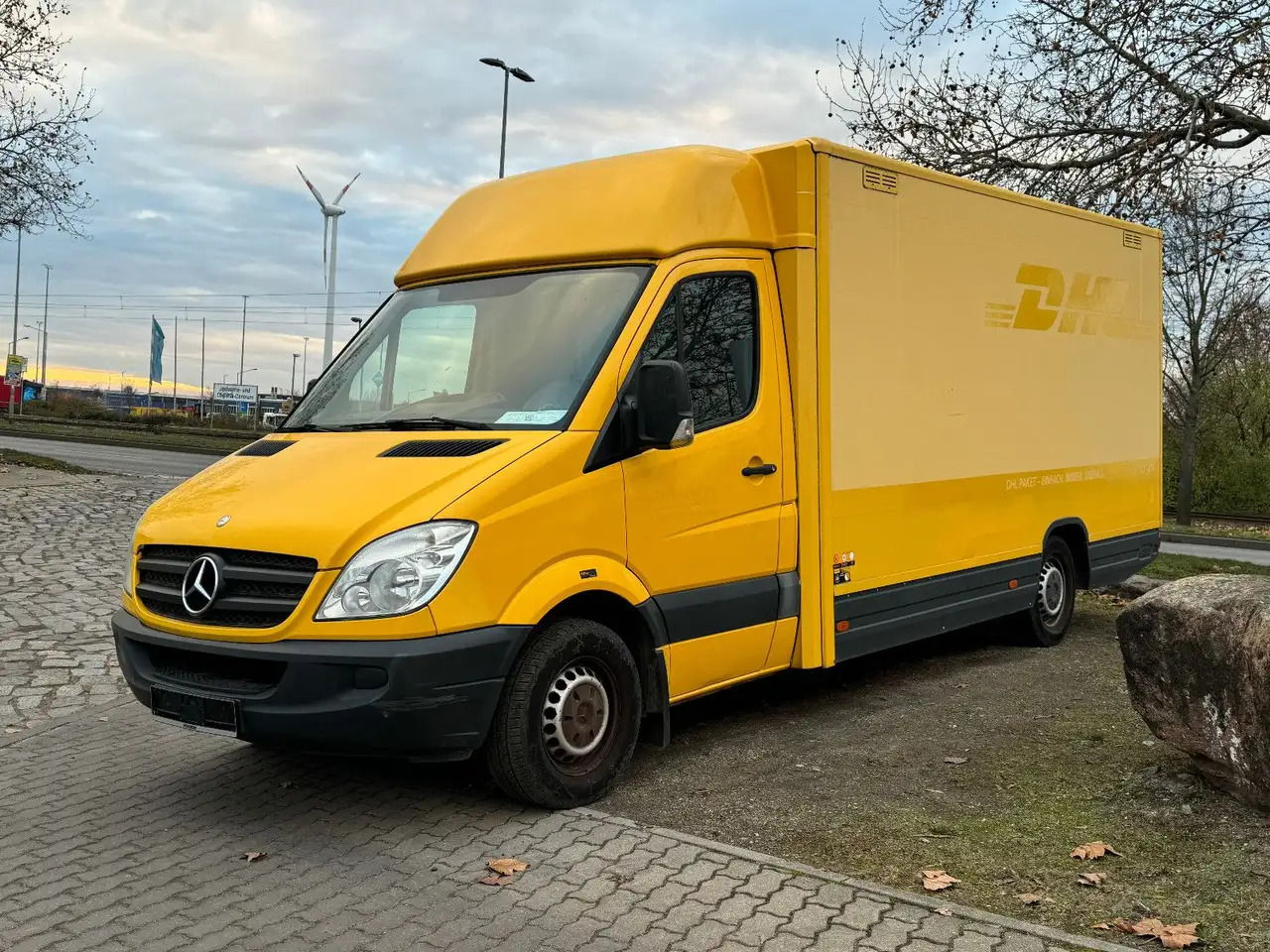 Mercedes-Benz Sprinter/ Koffer/Regalsystem - Dobozos kisteherautó: 1 kép. Mercedes-Benz Sprinter/ Koffer/Regalsystem - Dobozos kisteherautó: 1 kép.