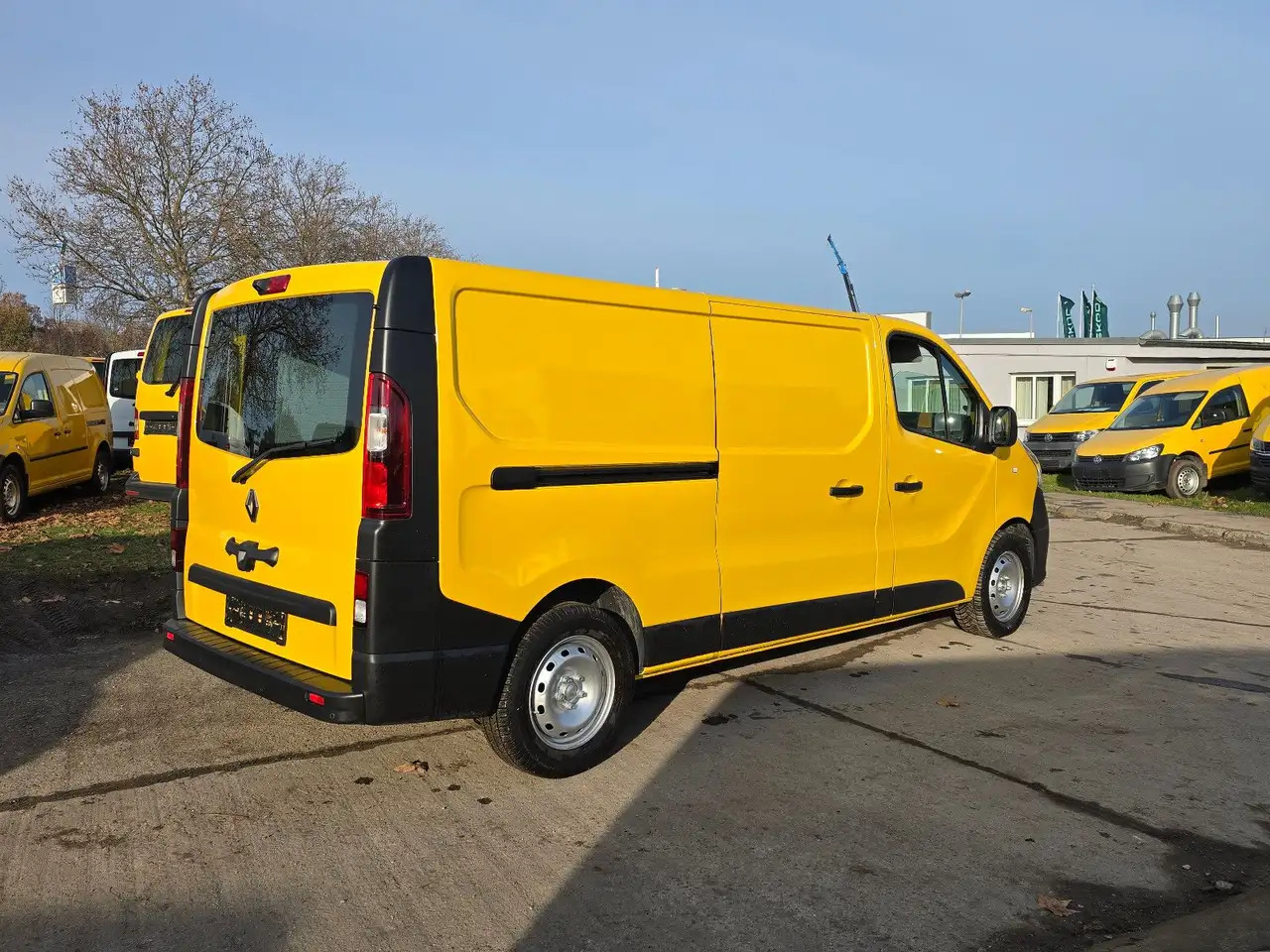 Renault Trafic Kasten/ L / 88kW - Furgon: 4 kép. Renault Trafic Kasten/ L / 88kW - Furgon: 4 kép.