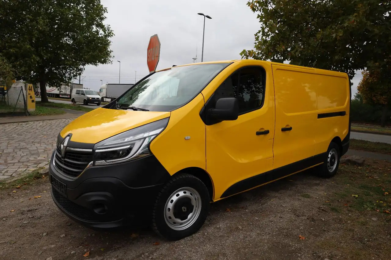 Renault Trafic Kasten L2H1 3,0t Komfort - Furgon: 2 kép. Renault Trafic Kasten L2H1 3,0t Komfort - Furgon: 2 kép.