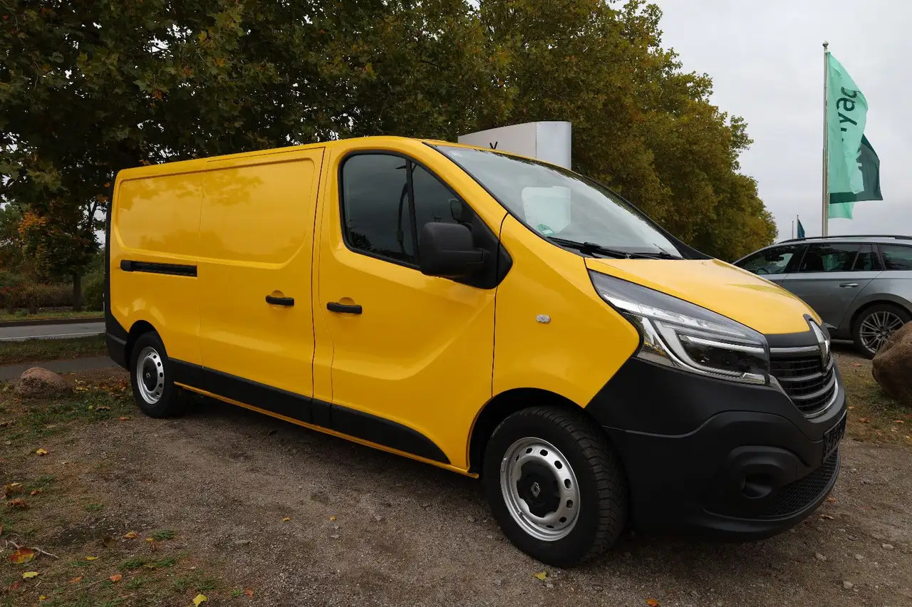 Renault Trafic Kasten L2H1 3,0t Komfort - Furgon: 3 kép. Renault Trafic Kasten L2H1 3,0t Komfort - Furgon: 3 kép.