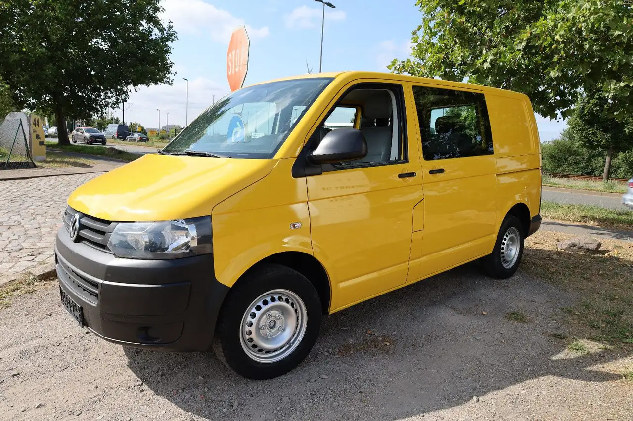 Volkswagen T5 Transporter/ 2.0 TDI/EU5/1.Hand/5-Sitze - Duplakabinos kisteherautó: 5 kép. Volkswagen T5 Transporter/ 2.0 TDI/EU5/1.Hand/5-Sitze - Duplakabinos kisteherautó: 5 kép.