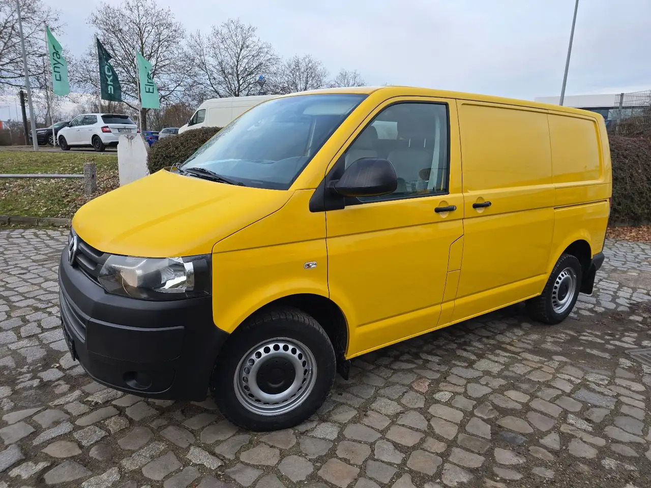 Volkswagen T5 Transporter/ 2.0 TDI/EU5/1.Hand - Furgon: 2 kép. Volkswagen T5 Transporter/ 2.0 TDI/EU5/1.Hand - Furgon: 2 kép.