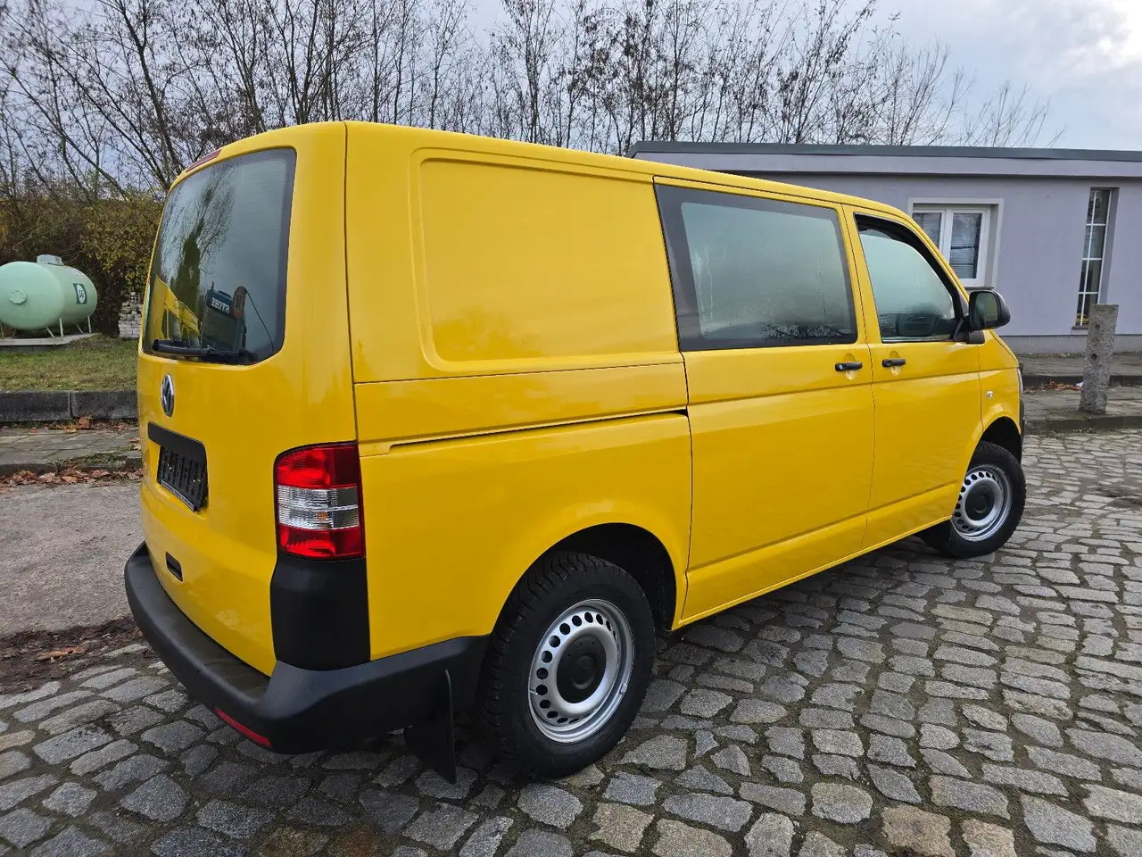 Volkswagen T5 Transporter/ 2.0 TDI/EU5/1.Hand - Furgon: 3 kép. Volkswagen T5 Transporter/ 2.0 TDI/EU5/1.Hand - Furgon: 3 kép.