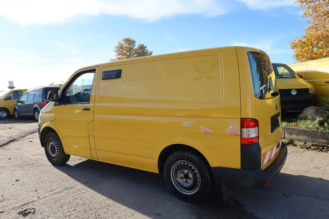 Volkswagen T5 Transporter/ 2.0 TDI/EU5/Werkstatt - Furgon: 4 kép. Volkswagen T5 Transporter/ 2.0 TDI/EU5/Werkstatt - Furgon: 4 kép.