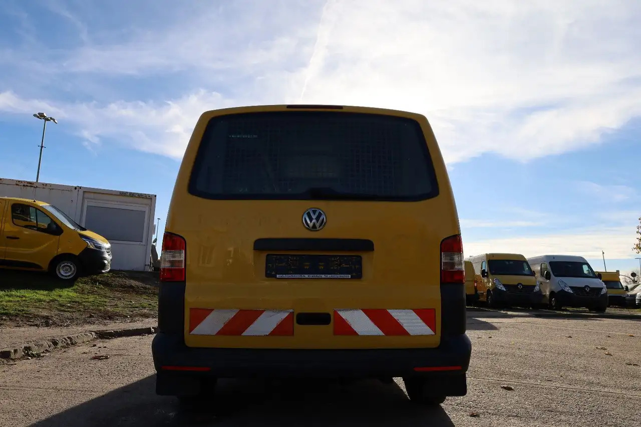 Volkswagen T5 Transporter/ 2.0 TDI/EU5/Werkstatt - Furgon: 5 kép. Volkswagen T5 Transporter/ 2.0 TDI/EU5/Werkstatt - Furgon: 5 kép.