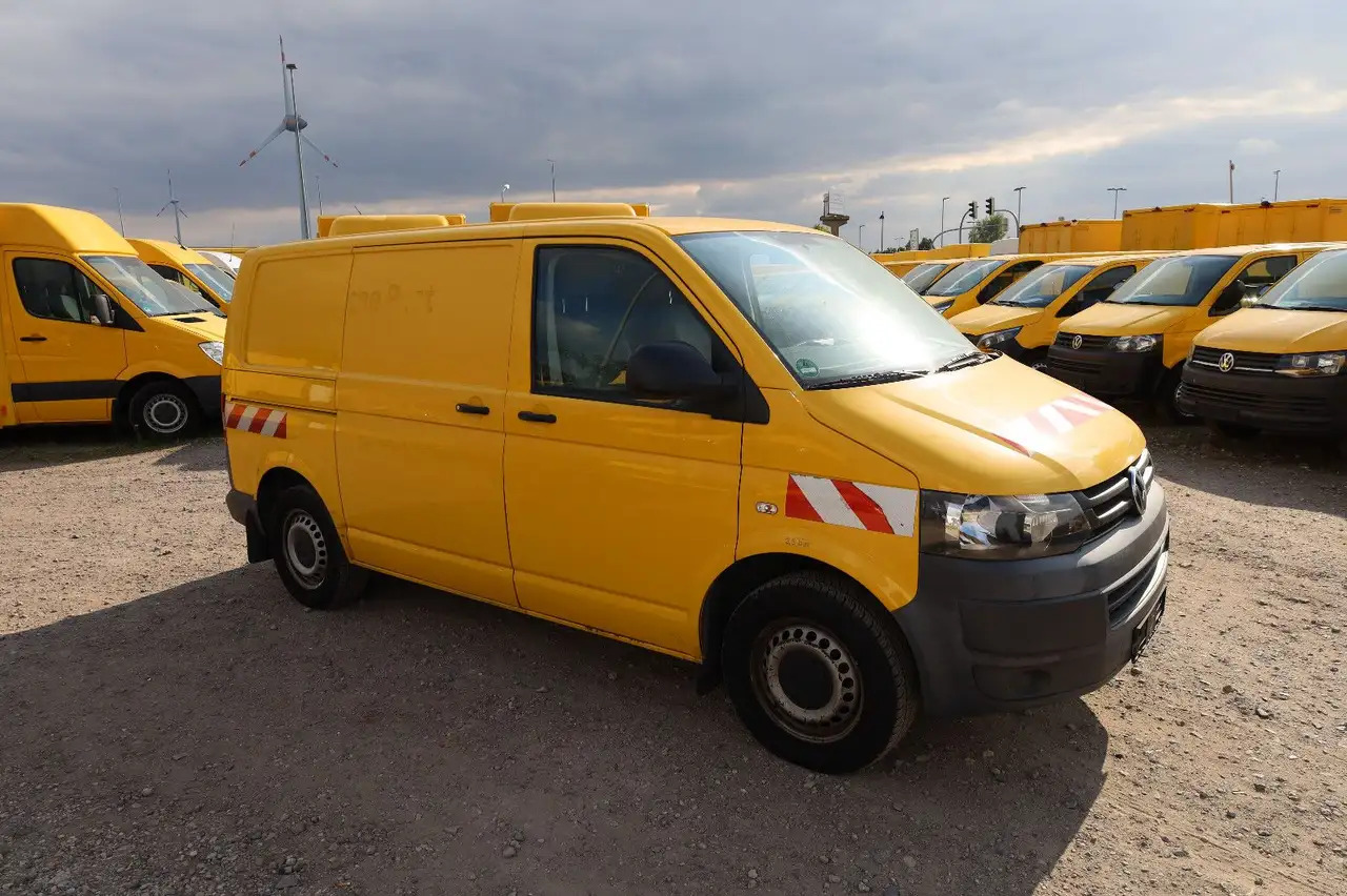 Volkswagen T5 Transporter/ 2.0 TDI/EU5/Werkstattfahrzeug - Furgon, Többcélú/ Speciális jármű: 3 kép. Volkswagen T5 Transporter/ 2.0 TDI/EU5/Werkstattfahrzeug - Furgon, Többcélú/ Speciális jármű: 3 kép.